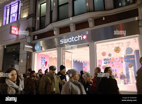 swatch oxford street hours